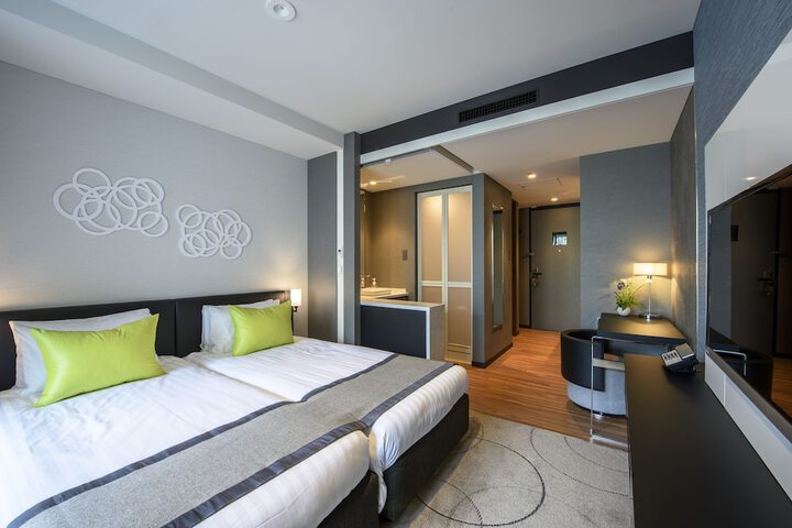 Room 4 of 62