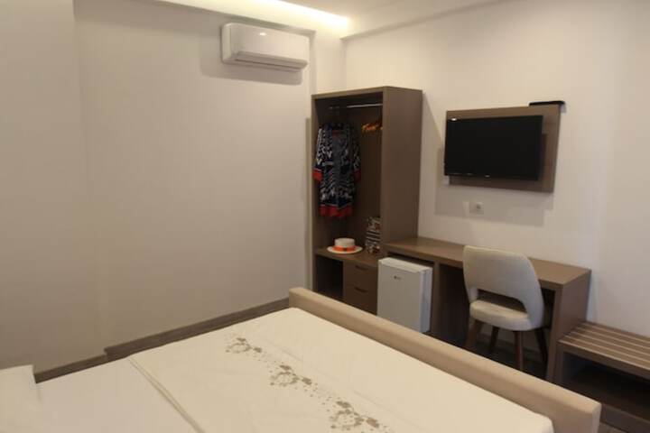Room 2 of 59