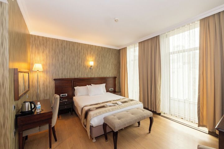 Room 6 of 40