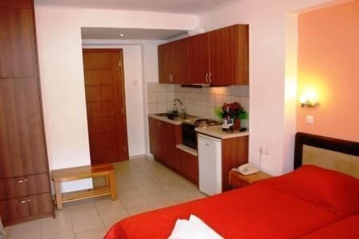 Room 4 of 28
