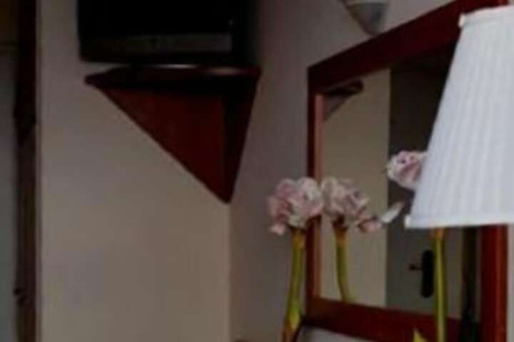 Room 21 of 42