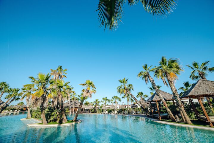Hotel Pool
