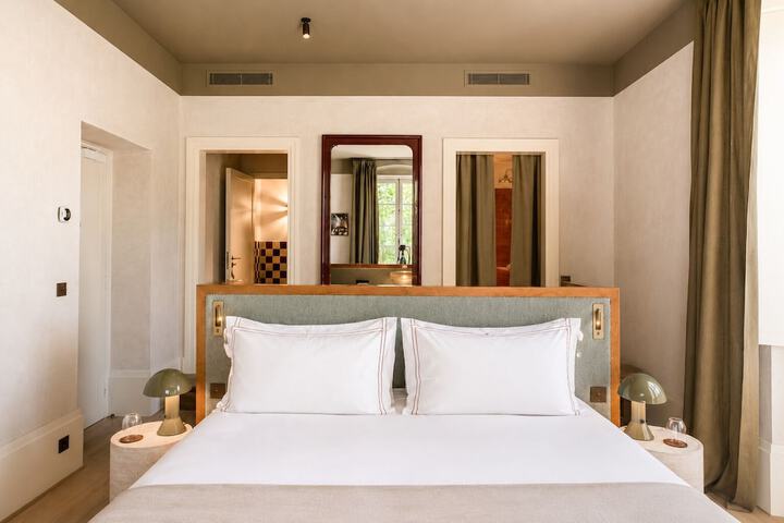 Room 12 of 50