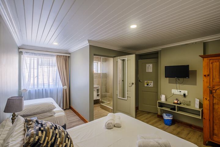 Room 5 of 30