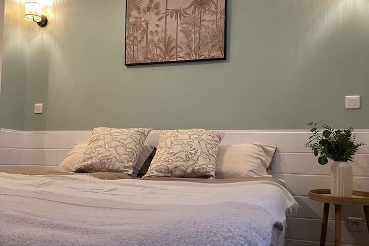 Room 3 of 27