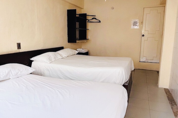 Room 13 of 25