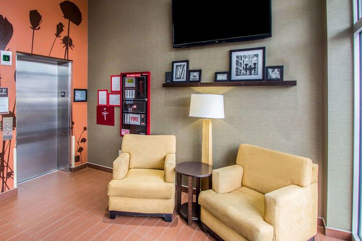 Entrance & Lobby