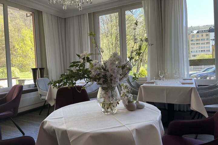 Dining 110 of 128