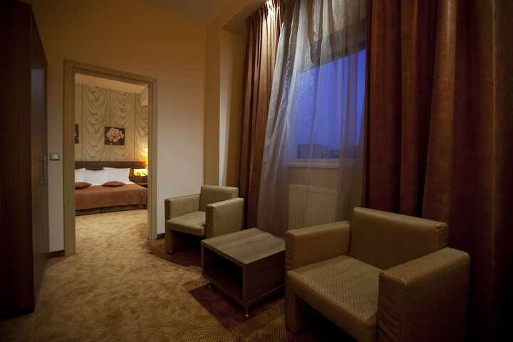 Room 17 of 35