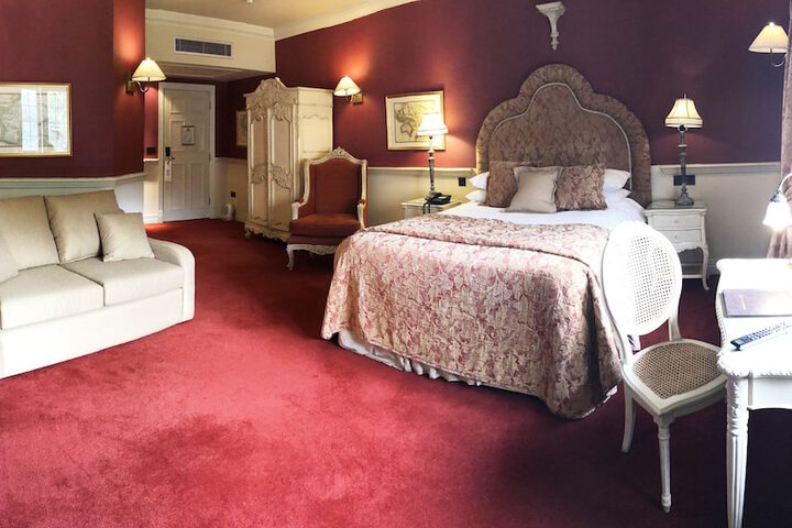 Room 42 of 157