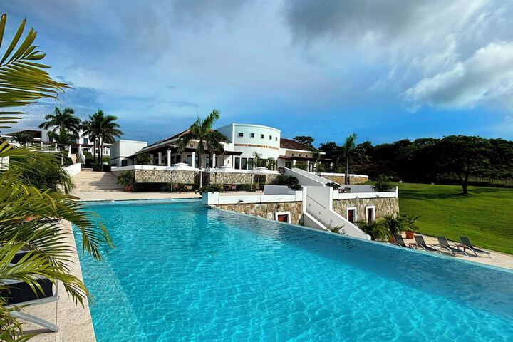 Pool 104 of 180