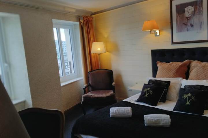 Room 28 of 116