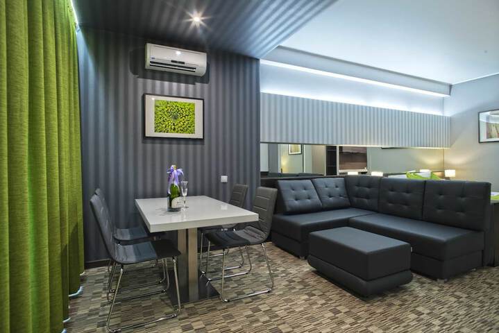 Room 20 of 49