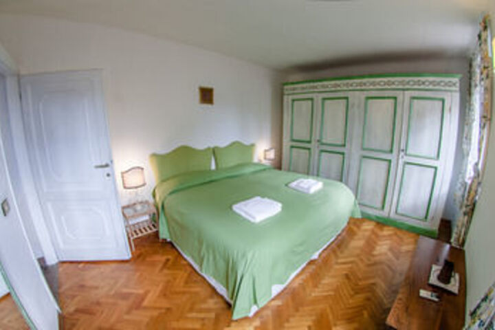 Room 40 of 161