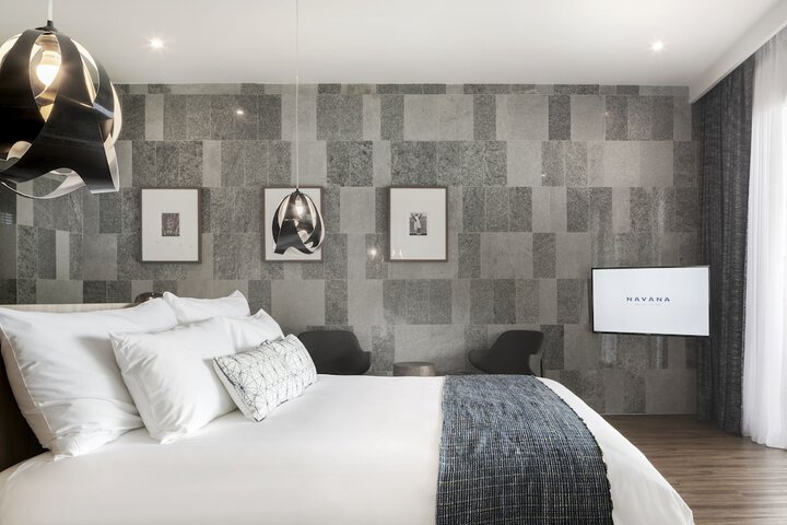 Room 27 of 185