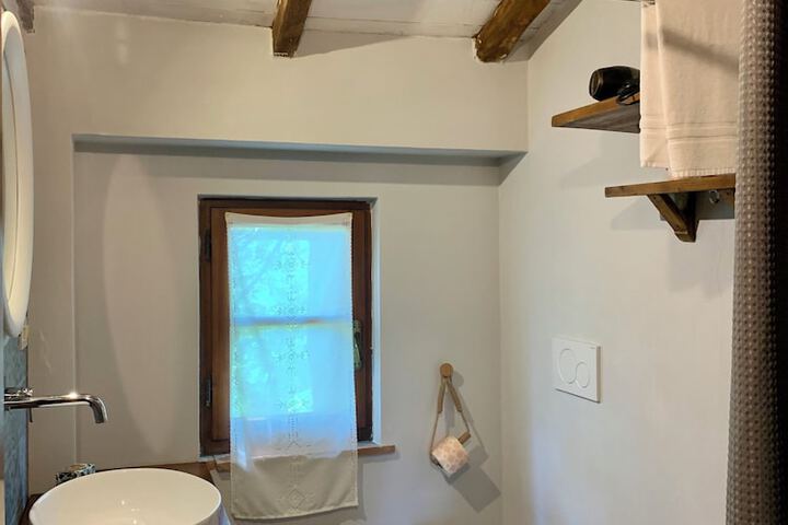 Room 122 of 186