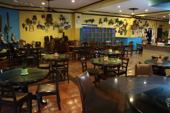 Dining 49 of 66