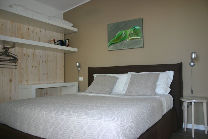 Room 5 of 86