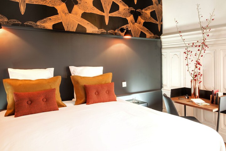 Room 44 of 780