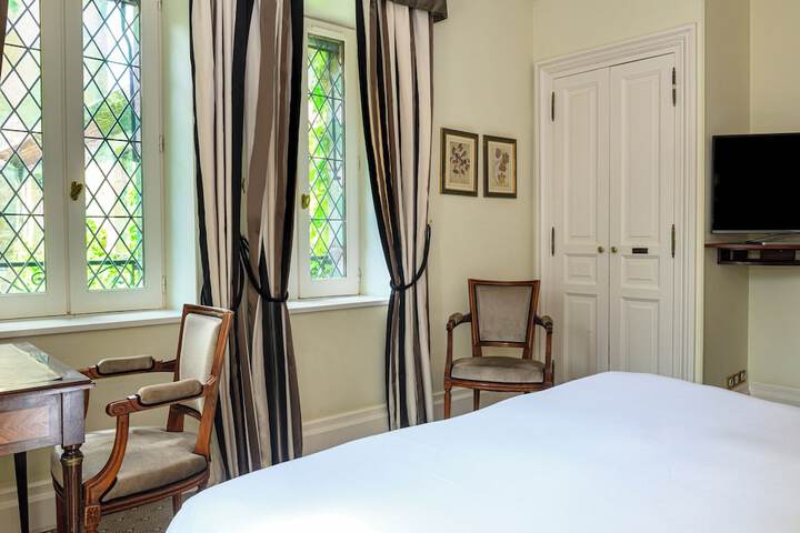 Room 15 of 181