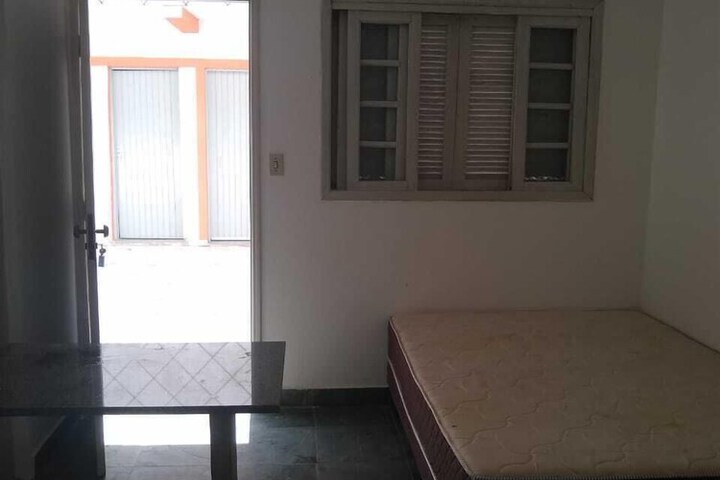 Room 8 of 18