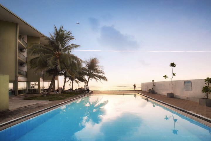 Hotel Pool