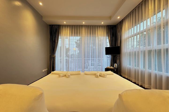 Room 6 of 47