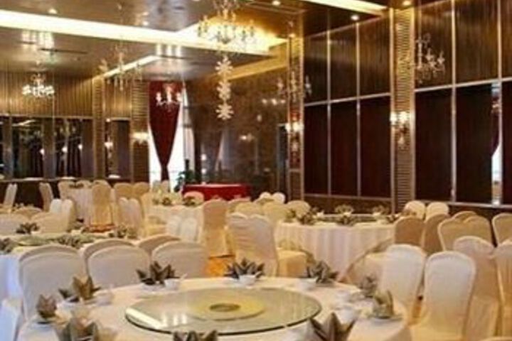 Ballroom/Hall 3 of 43