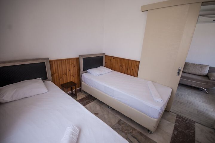 Room 4 of 31
