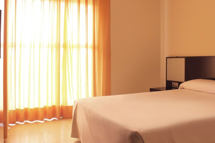 Room 8 of 32