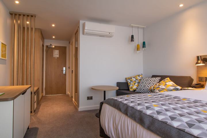 Room 30 of 162