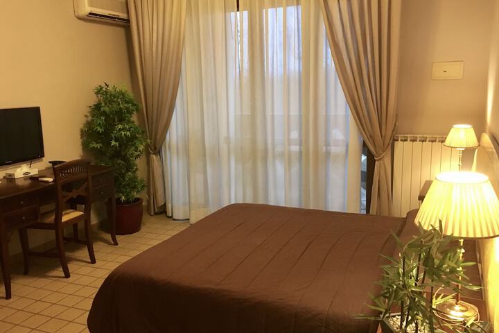 Room 14 of 65