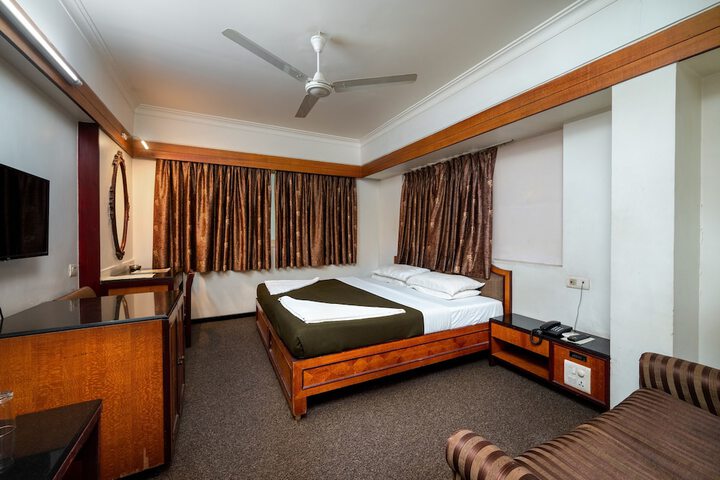 Room 6 of 54