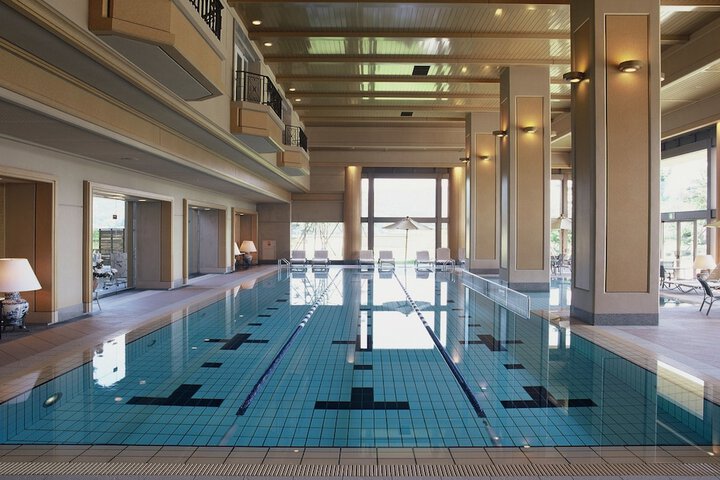 Hotel Pool