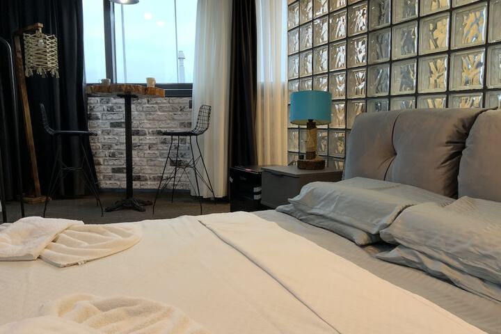 Room 33 of 78
