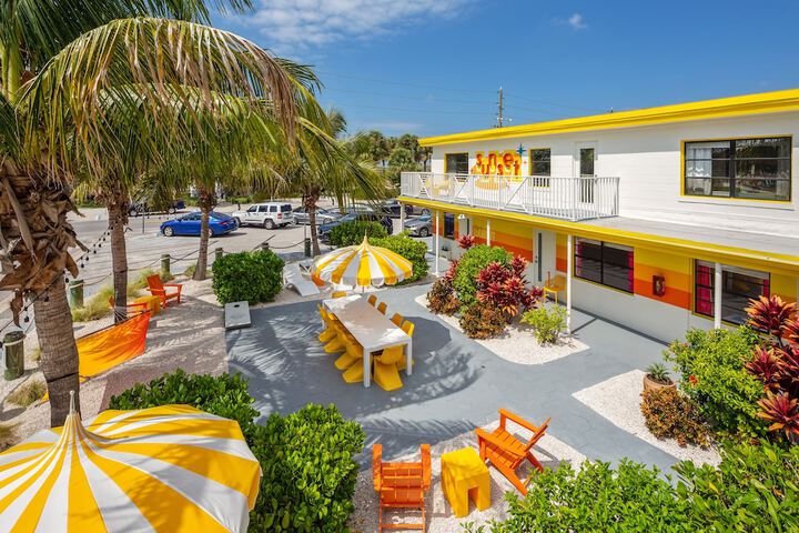 Sunset Inn & Cottages in Treasure Island, FL