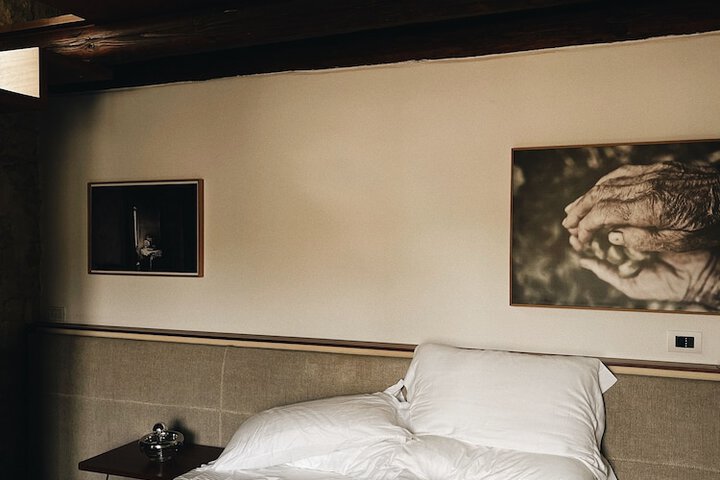 Room 7 of 63