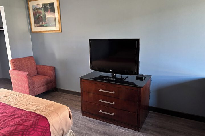 Standard | King Bed (7 of 8)