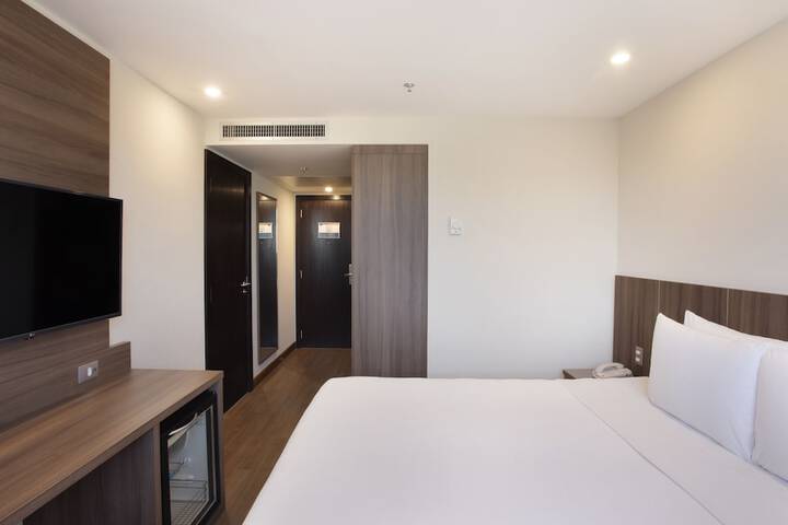 Room 6 of 24