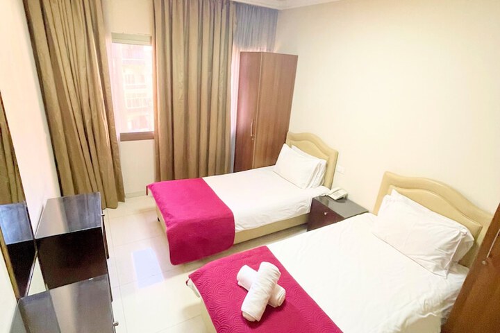 Room 6 of 40