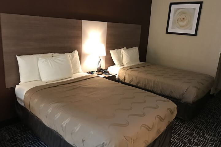 2 Double Beds (9 of 12)