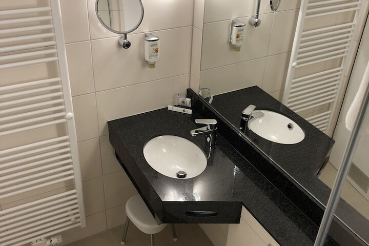 Room 34 of 54