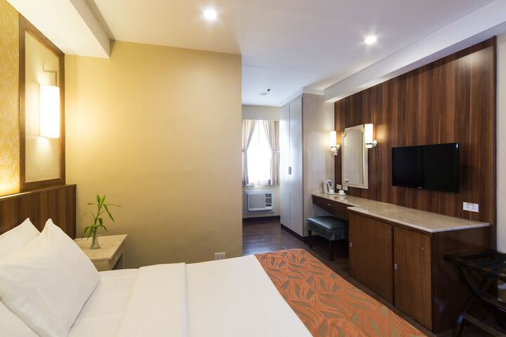 Room 8 of 23