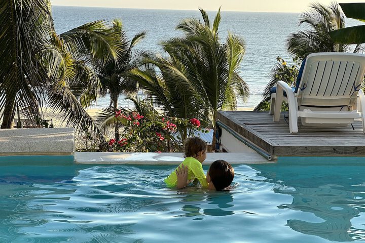 Pool 222 of 402