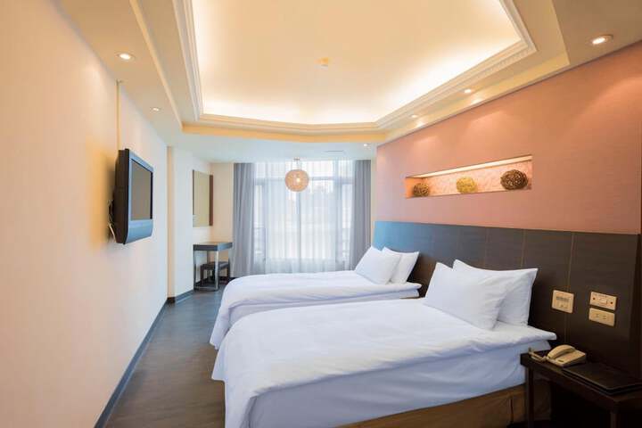 Room 8 of 45