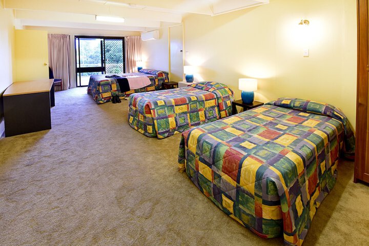 Room 14 of 33