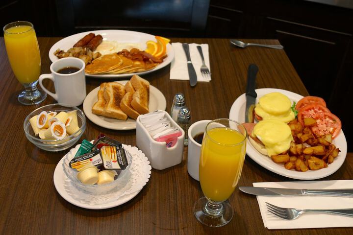 Breakfast/Coffee Service 21 of 34