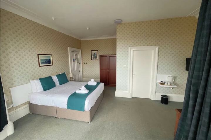 Room 75 of 132