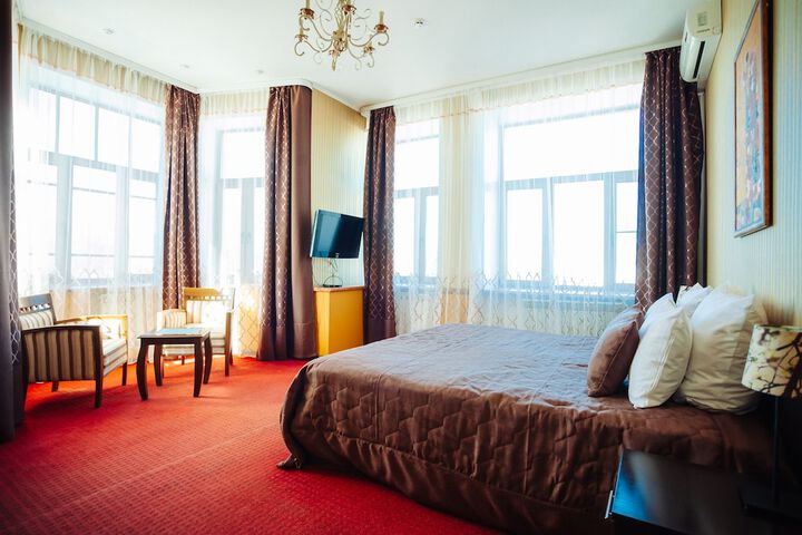 Room 13 of 35