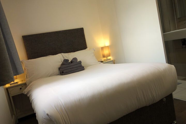 Room 16 of 121